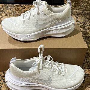 Nike Women's Zoomx invincible run fk 3 Size 8.5